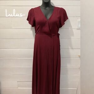 LULUS Robe longue bourgogne – Taille S – NWT